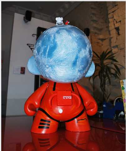 [Kidrobot+Discussion+Boards+--+View+topic+-+20-+Moon+Munny_1212549691562.jpeg]