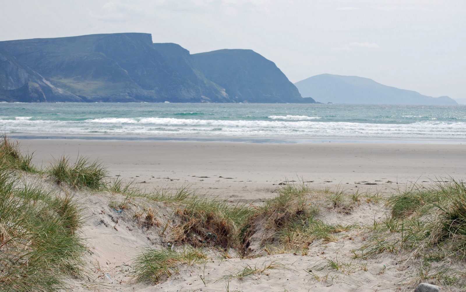 [080520_Achill-Island-Keel-blue-flag-beach.jpg]