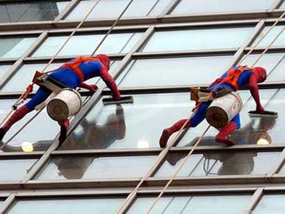 [Spiderman+Sheraton+Window+cleaner.jpg]