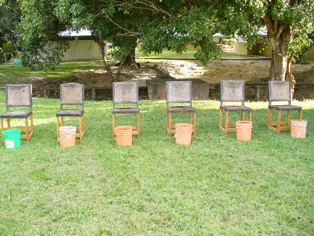 [chairs+n+buckets.JPG]