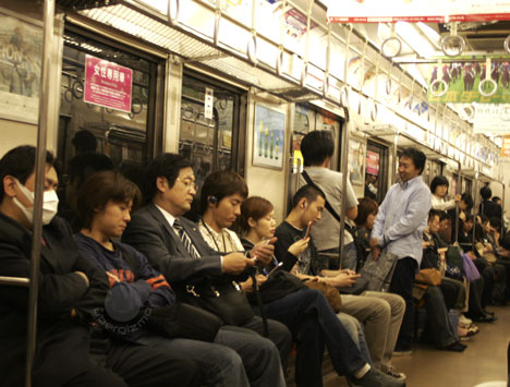 [tokyo_subway_468.jpg]