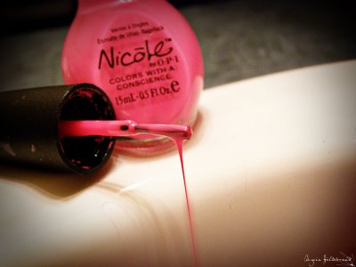 [pink+nail.jpg]