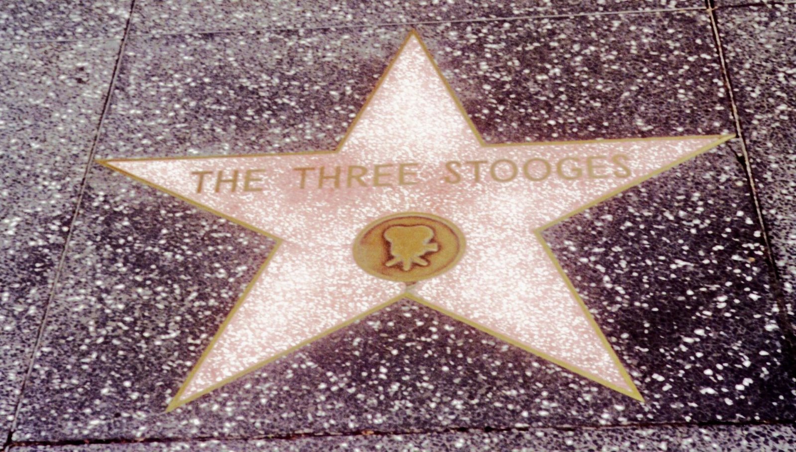 [1+-+stooge+star.JPG]