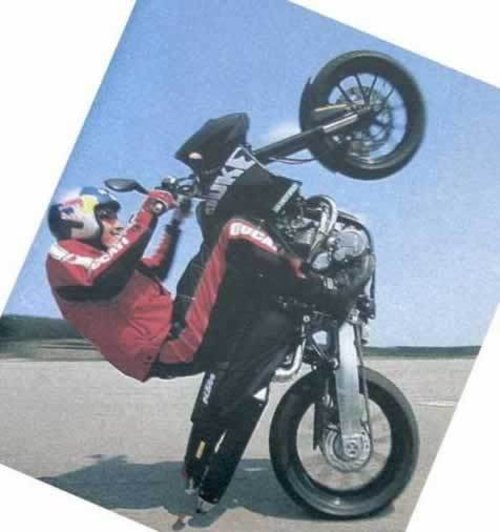 [motor-cycle-stunts-002.jpg]