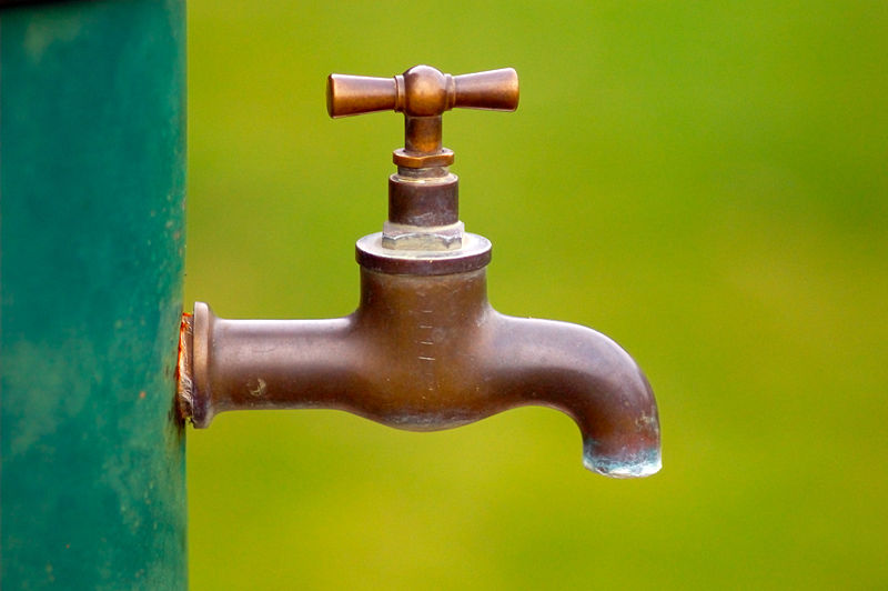[800px-Brass_water_tap.jpg]