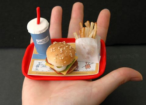 [world-smallest-burger.jpg]