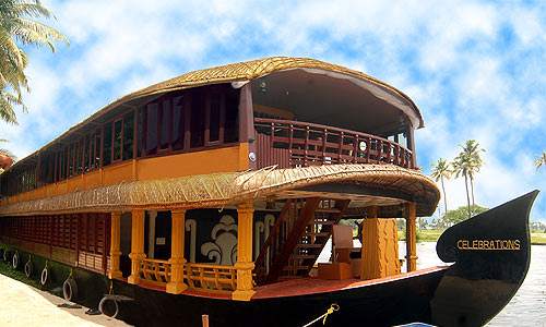 [kerala-blog-camp-2008-venue-houseboat.jpg]