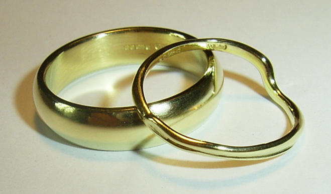 [wedding-rings.jpg]