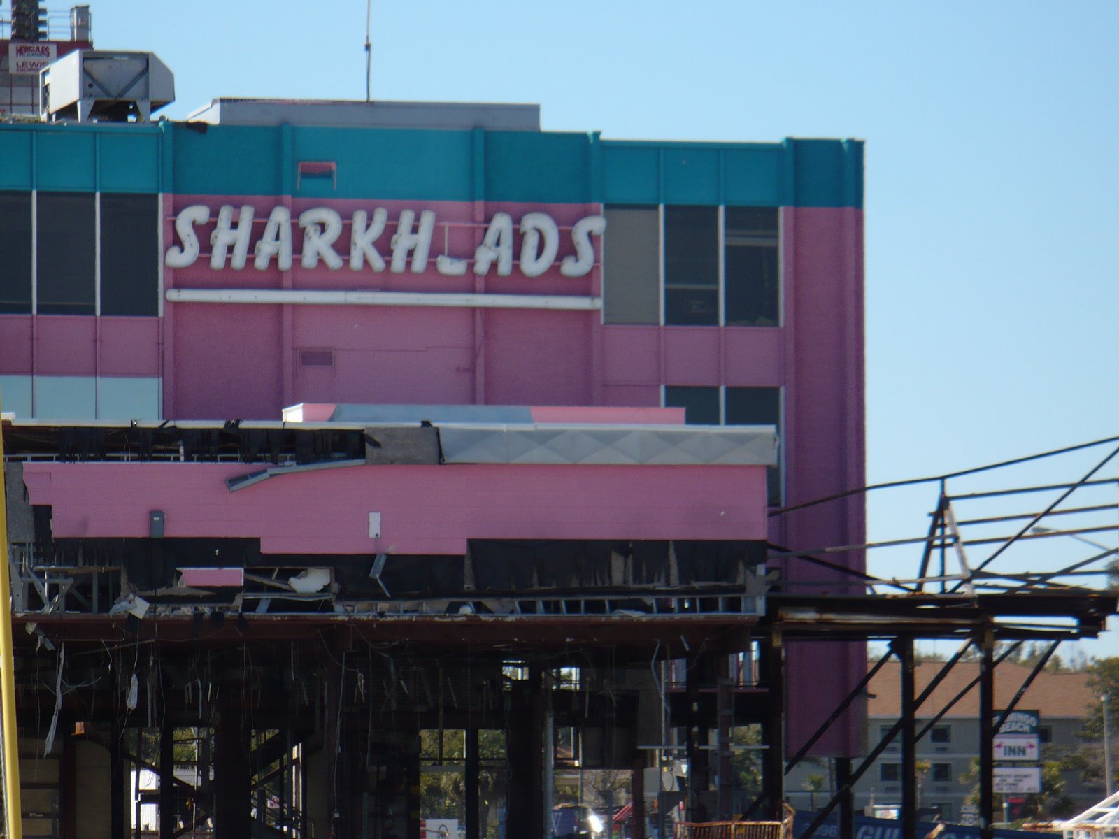 [Sharkheads+1]