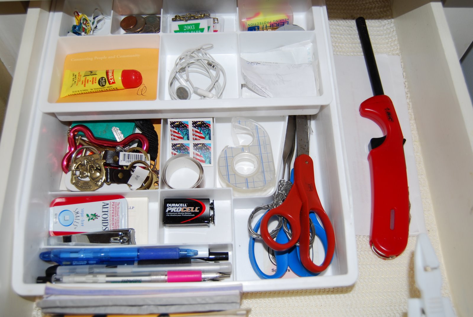 [junk+drawer+kitchen.JPG]