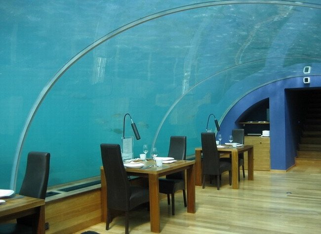 [underwater_restaurant_004.jpg]