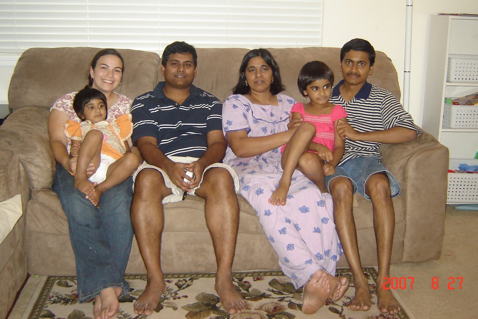 [All+&+Bommareddy+family+on+the+couch.JPG]