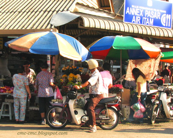 [Songkran2007+061.jpg]