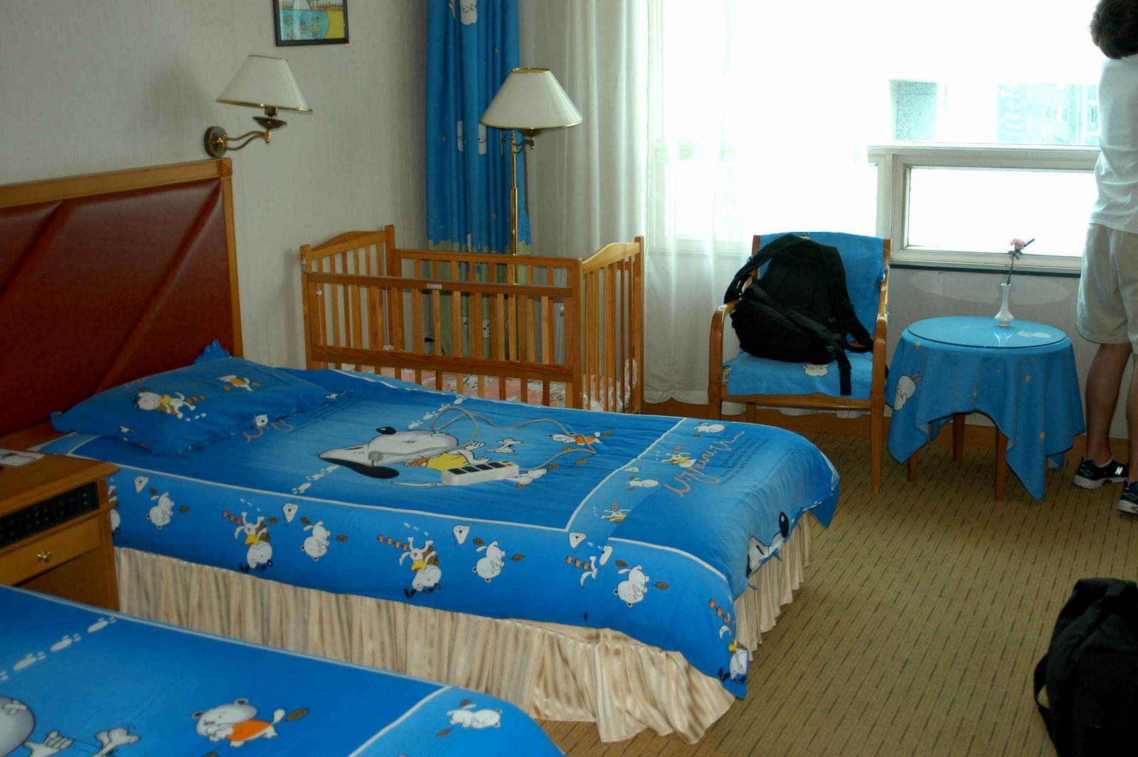[Hotel+Room.jpg]