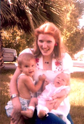 [cropped+Mom,Laurie,Tresa.bmp]
