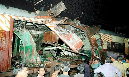 [India+train+bombing-AP-Press+Trust+of+India.jpg]
