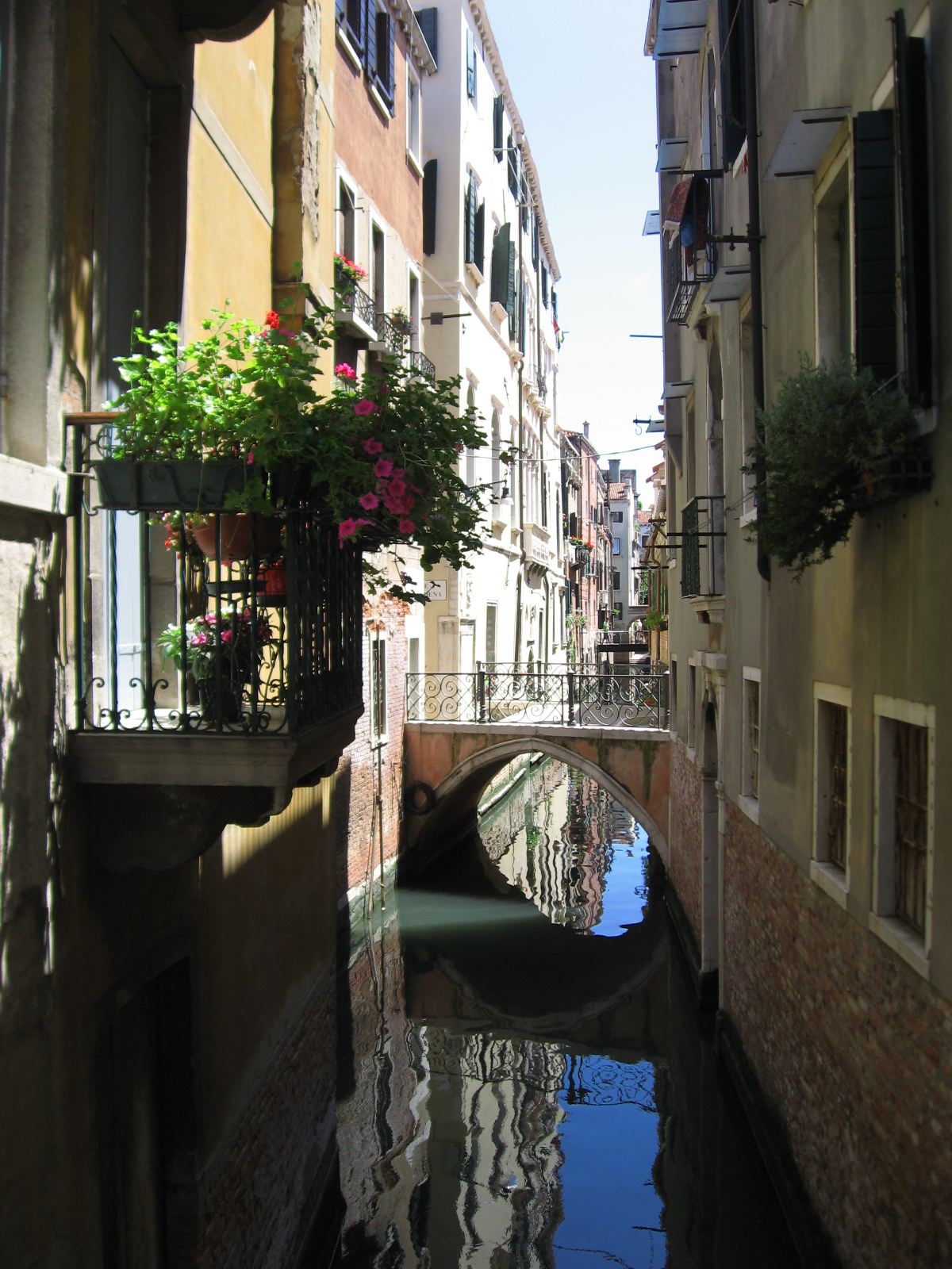 [7:12+a.m.+-+Venice+more+canals4.JPG]