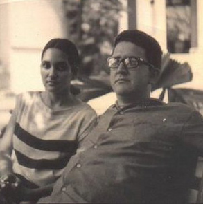 [Heberto  & Belkis at the patio of  Union Writers of Cuba, Havana 1967.jpg]