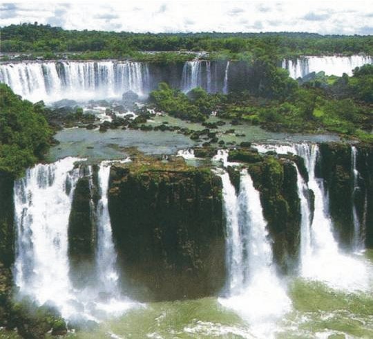 [Cataratas_del_Iguazu.jpg]