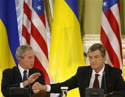 [Bush+in+the+Ukraine,+4.1.08+++2.jpg]