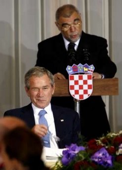 [Bush+in+Croatia,+4.4.08++6.jpg]
