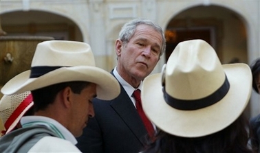 [Bush+in+Colombia+++1.jpg]