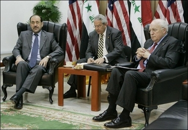 [Cheney+in+Iraq,+5.9.07.jpg]