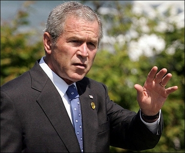 [Bush+at+G8+6.8.07+2.jpg]