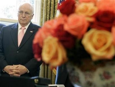 [Cheney+and+the+purty,+purty+flowers.jpg]