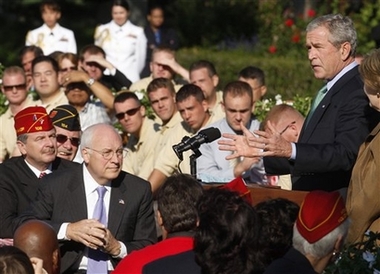 [Bush+&+Cheney+9.18.07++1.jpg]