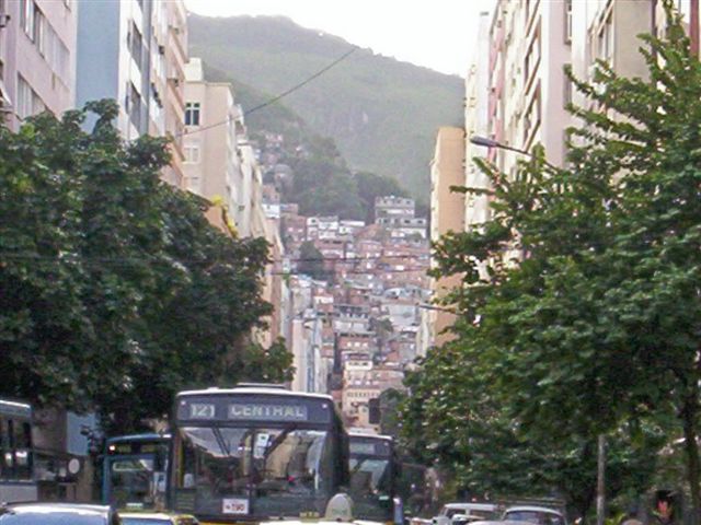 [FavelaPavaoPavaozinho07.jpg]