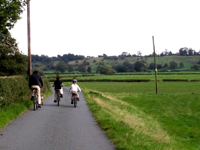 [cycling+the+Ribble+cycle+route+to+Salmsbury.jpg]