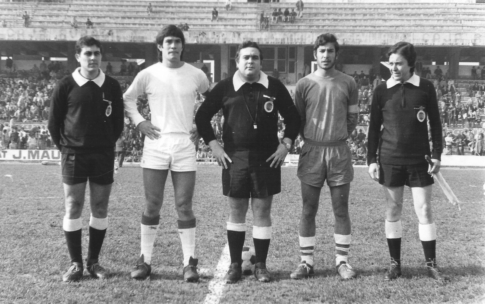 [1973-1974+C.D.+La+Salle+(Sevilla+2+-+LS+0+Monchi+capitán).jpg]