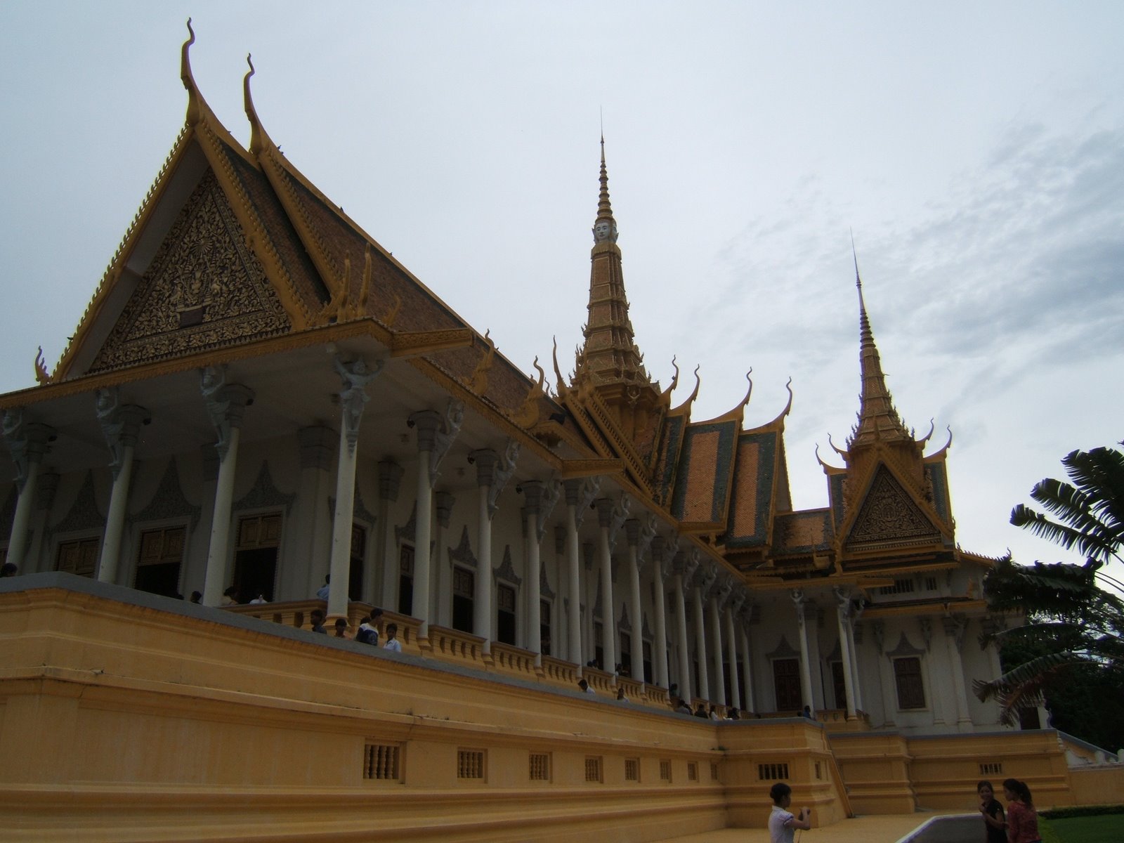 [Phnom+Penh--+Royal+Palace---+Throne+Hall--+Preah+Thineang+Dheva+Vinnichay--+Sacred+Seat+of+Judgement.JPG]