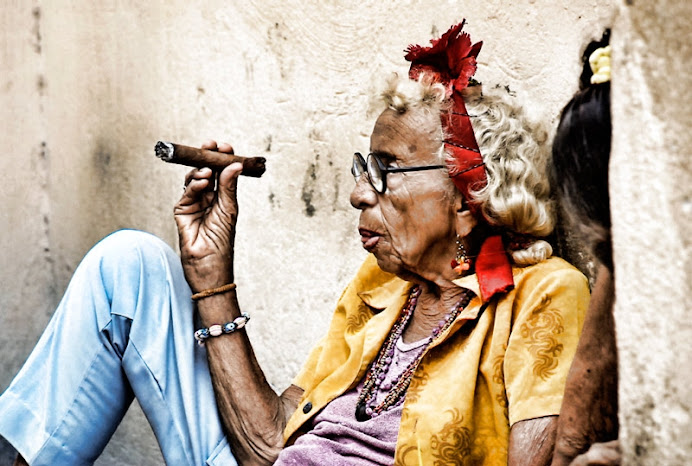 anciana cubana coqueta(S.C.S)