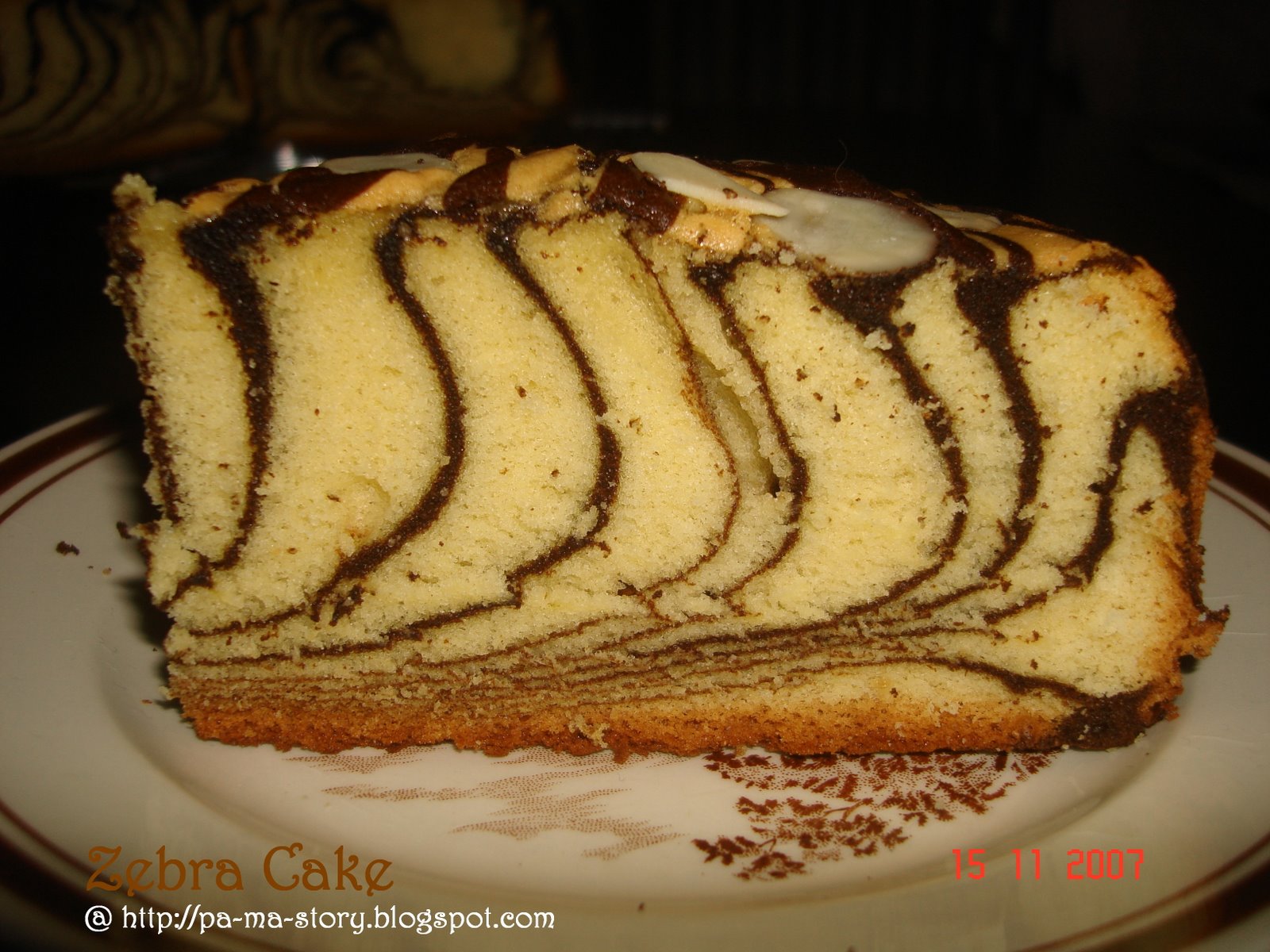 [zebra+cake.jpg]