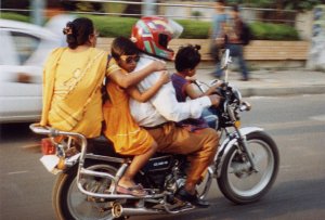 [Dhaka+Family+Motorcycle.jpg]
