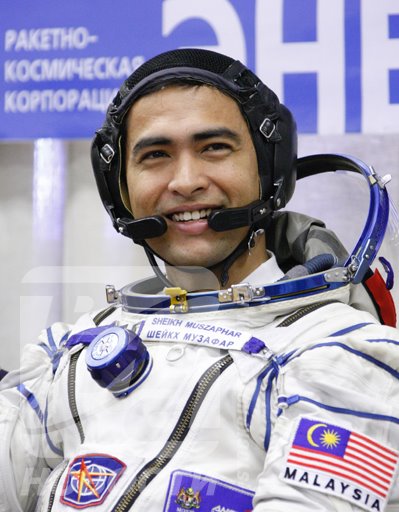 [malaysian-astronaut-sheikh-muszaphar-shukor.jpg]