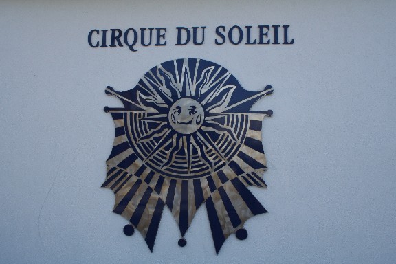 [cirque-du-soleil-logo.jpg]