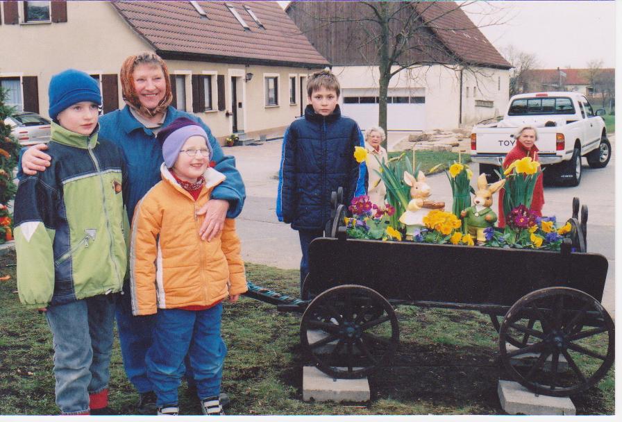[Sweet+Germany+Lady+with+Grandchildren+and+Potato+Wagon+at+Easter.jpg]