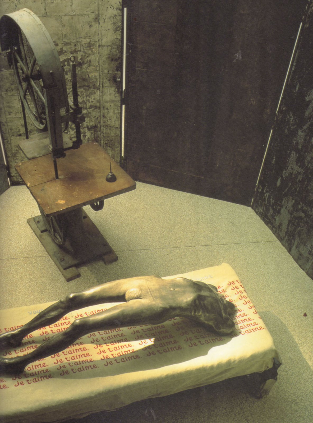 [louise+bourgeois+arch+of+hysteria+1992.jpg]