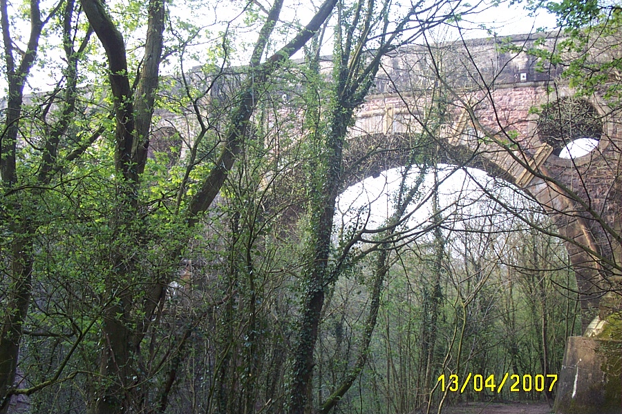 [April+2007+116+Marple+Aqueduct.jpg]