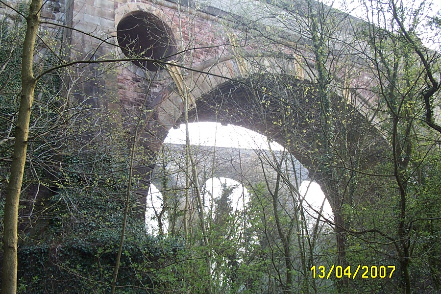 [April+2007+113+Marple+Aqueduct.jpg]