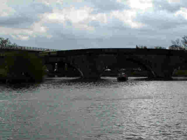 [April+2008+181+Ferry+Bridge+on+the+R+Aire+B.jpg]