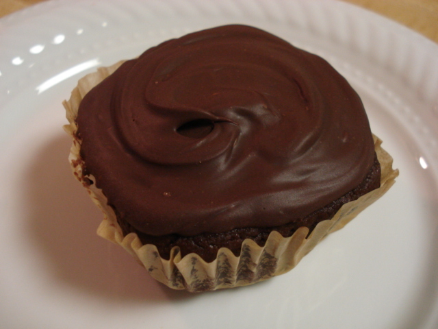 [Chocolate+Cupcake+9-4-07.JPG]