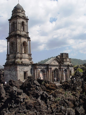 Fogonazos: San Juan de Paricutín, la iglesia que sobrevivió a la lava