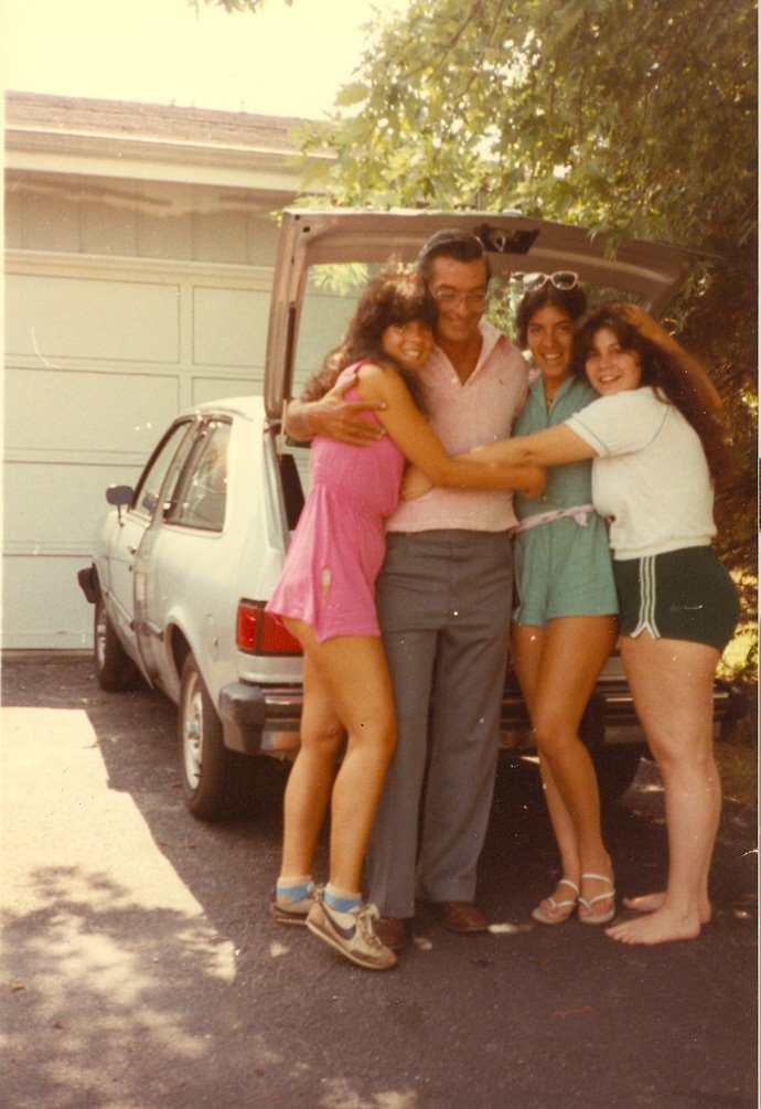 [girls+and+dad+1983.jpg]