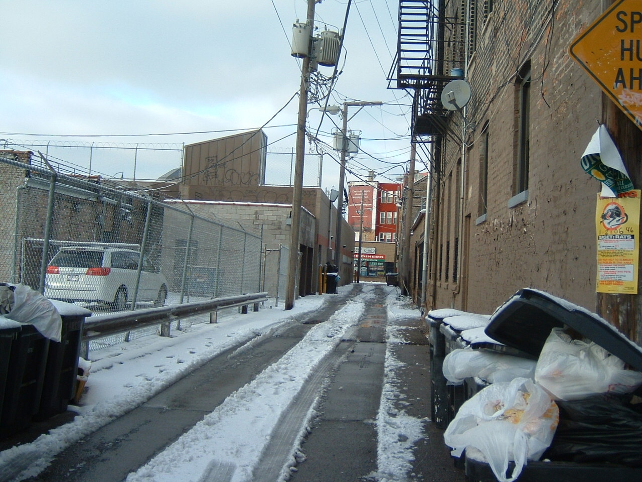 [snow+alley.JPG]