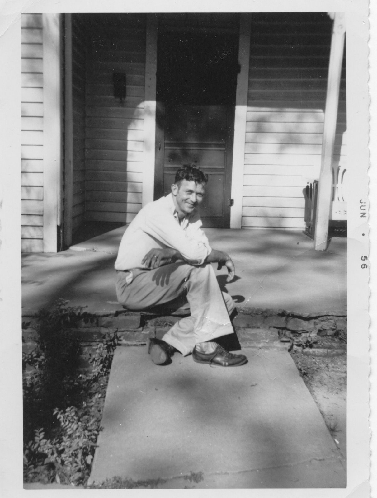 [Grandpa+Smiling+on+Porch.jpg]