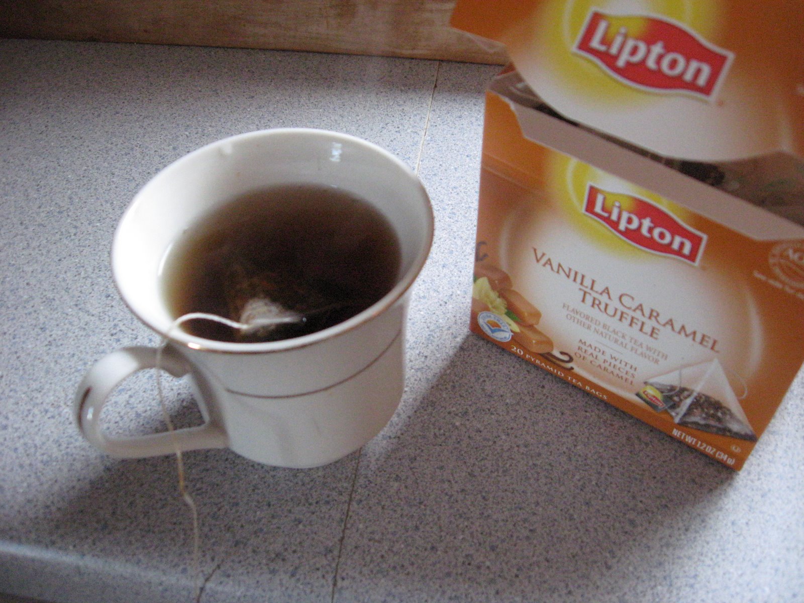 [tea+and+candles+001.JPG]